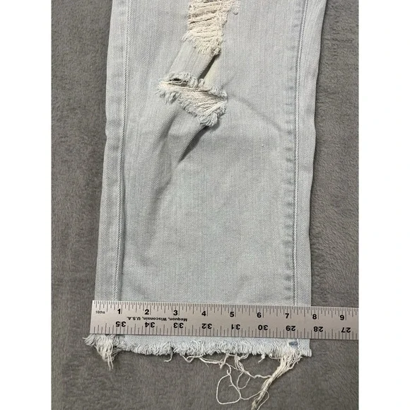 Uniqlo Jeans Womens 27 Blue Light Wash High Rise Straight Distressed Baggy - Picture 9 of 10